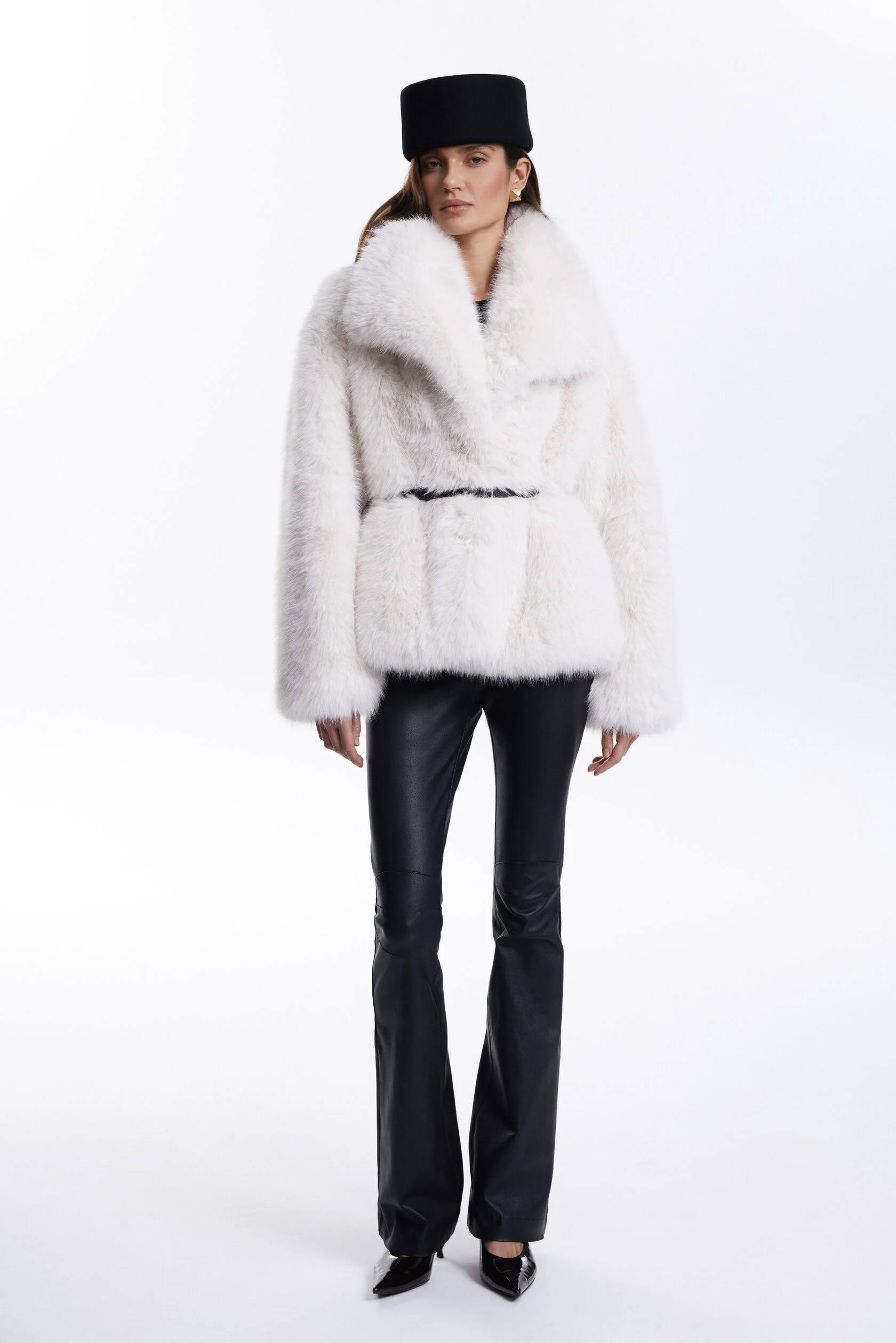 Шуба из искуственного меха, Белый