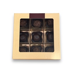 Коробка для конфет ПРЕМИУМ с большим окном 160*160*45 (9) (шоколадно-бежевая/золото)