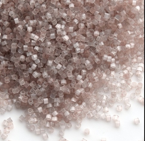 DB-0826 Бисер цилиндрический Миюки делика 11/0 /Miyuki delica 11/0 Silk Satin Blush
