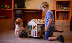 ЧикиБрики Развивающая игрушка Бизиборд 