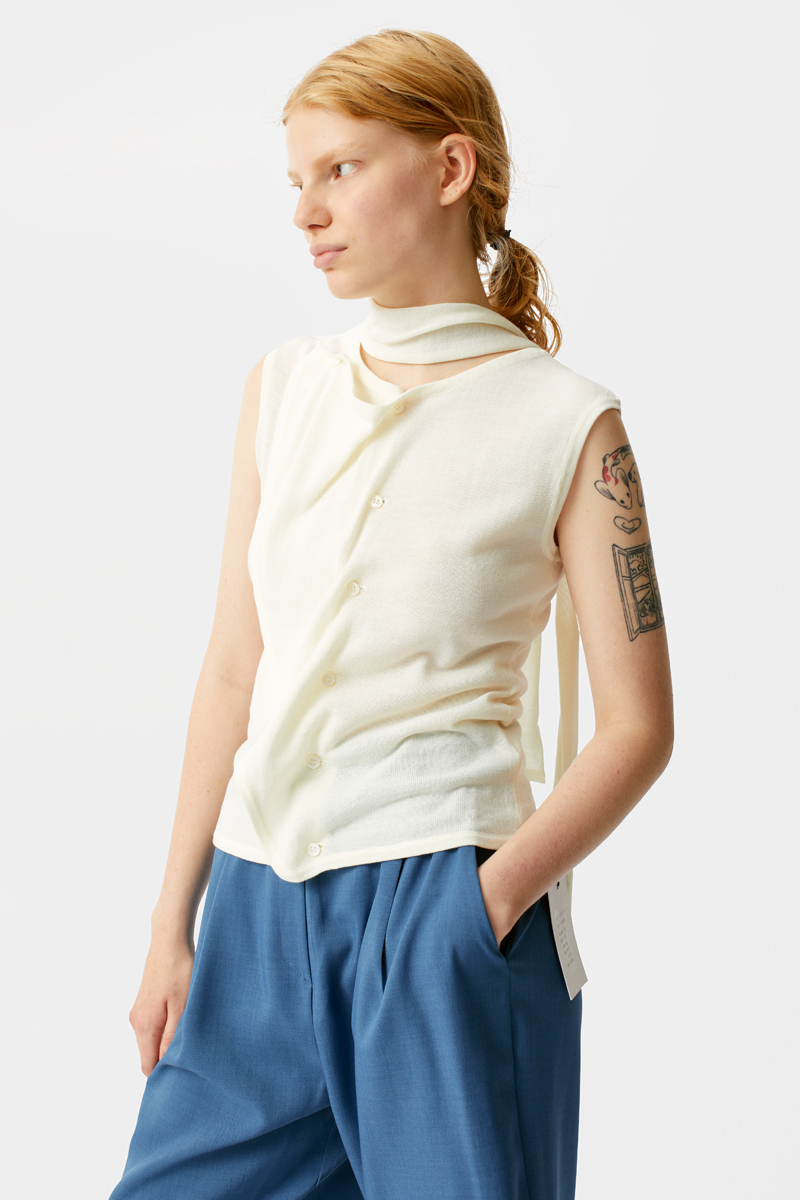 Жилет с воротником DVZ