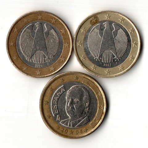 Набор из 3 монет 1 евро Испания 2004 и 1 евро Германия 2002 и 2003 год. Регулярный выпуск.