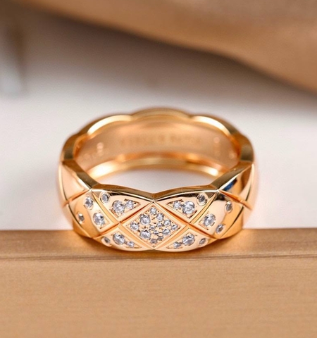 Кольцо широкое с фианитами CHANEL коллекция COCO crush rose/white VGOLD