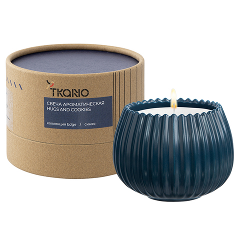 Свеча ароматическая Tkano Edge Hugs and Cookies синяя 30ч