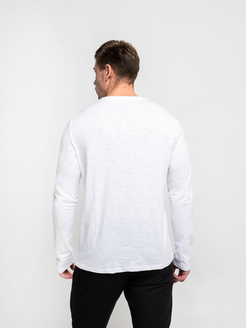 Long-sleeved V-neck white t-shirt