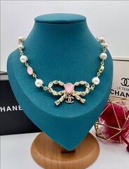 kole-chanel-bant-s-rozovym-kamnem