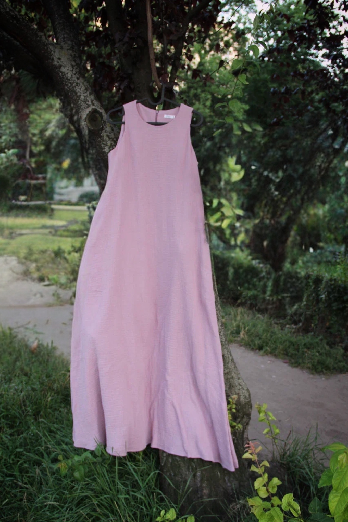 Платье летнее, базовое из муслина, с боковыми карманами, длина макси, виноград
