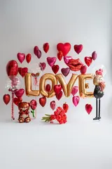 Сет гелиевых шаров Красные сердца с букетом