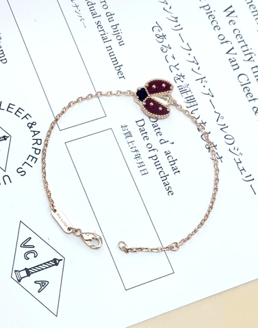 Браслет TRENDY с подвеской божья коровка