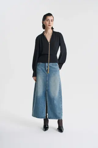 Джинсовая юбка с разрезом