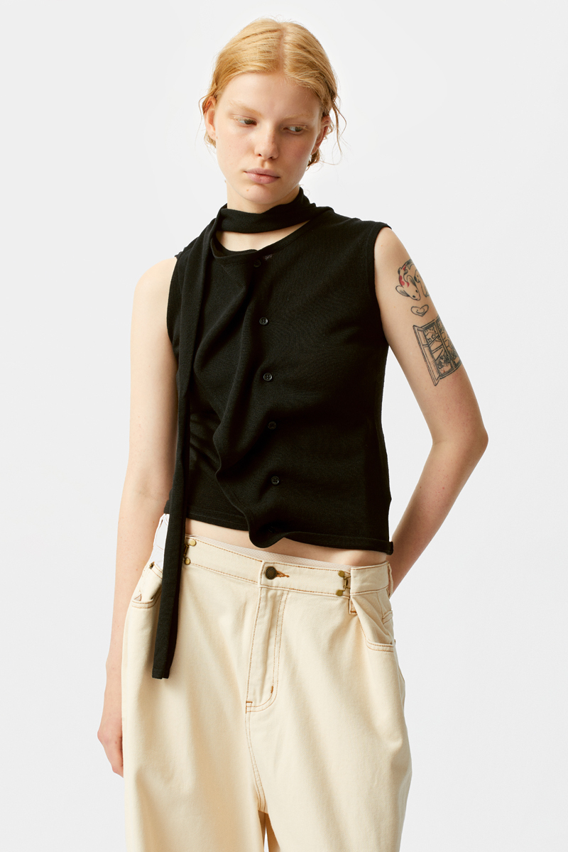 Жилет с воротником DVZ