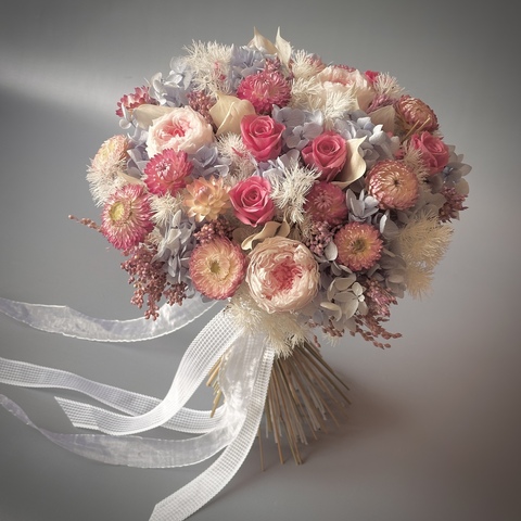 «Моне» - букет из стабилизированных цветов и сухоцветов