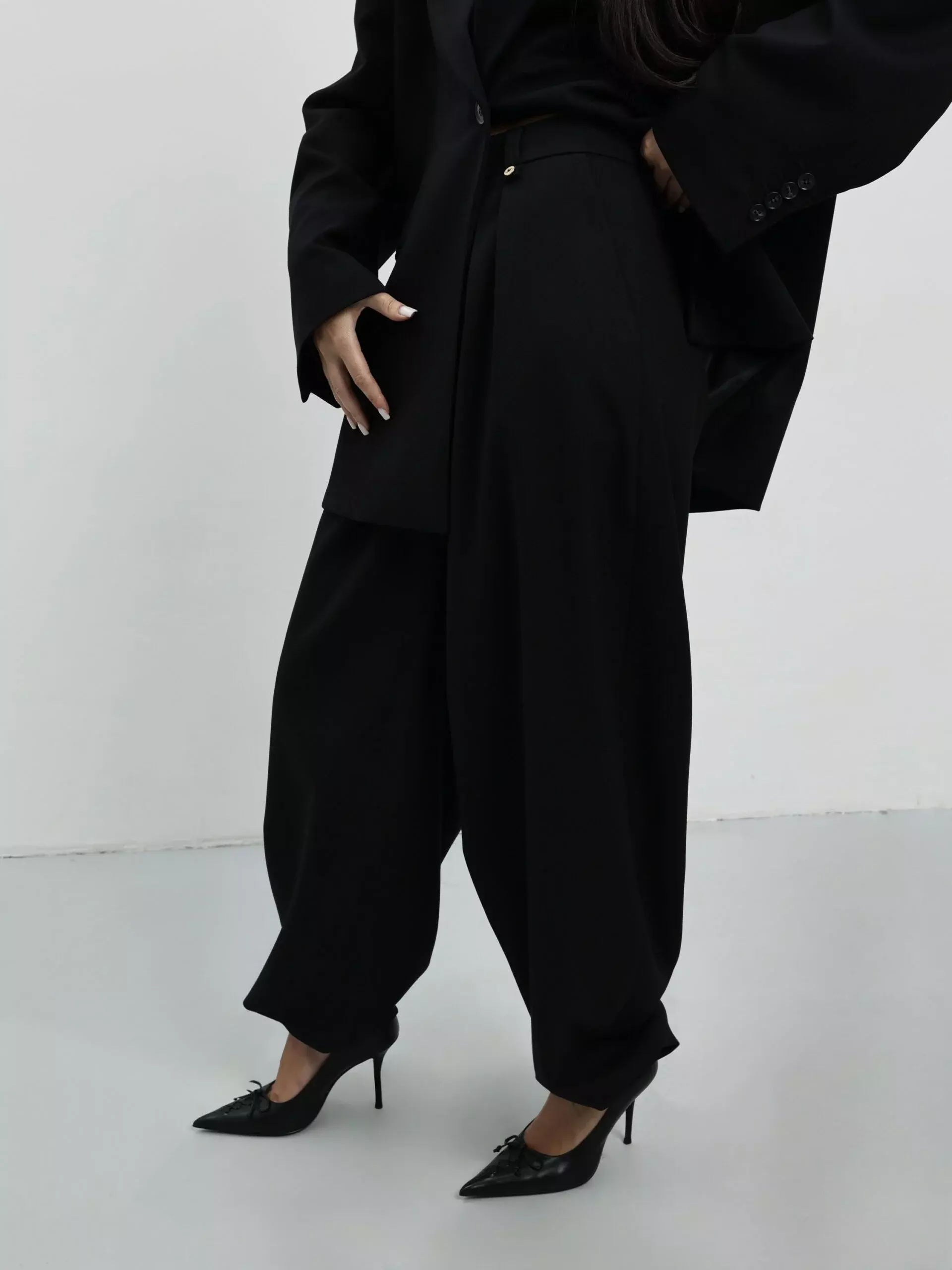 Брюки с маленькими деталями, Черные