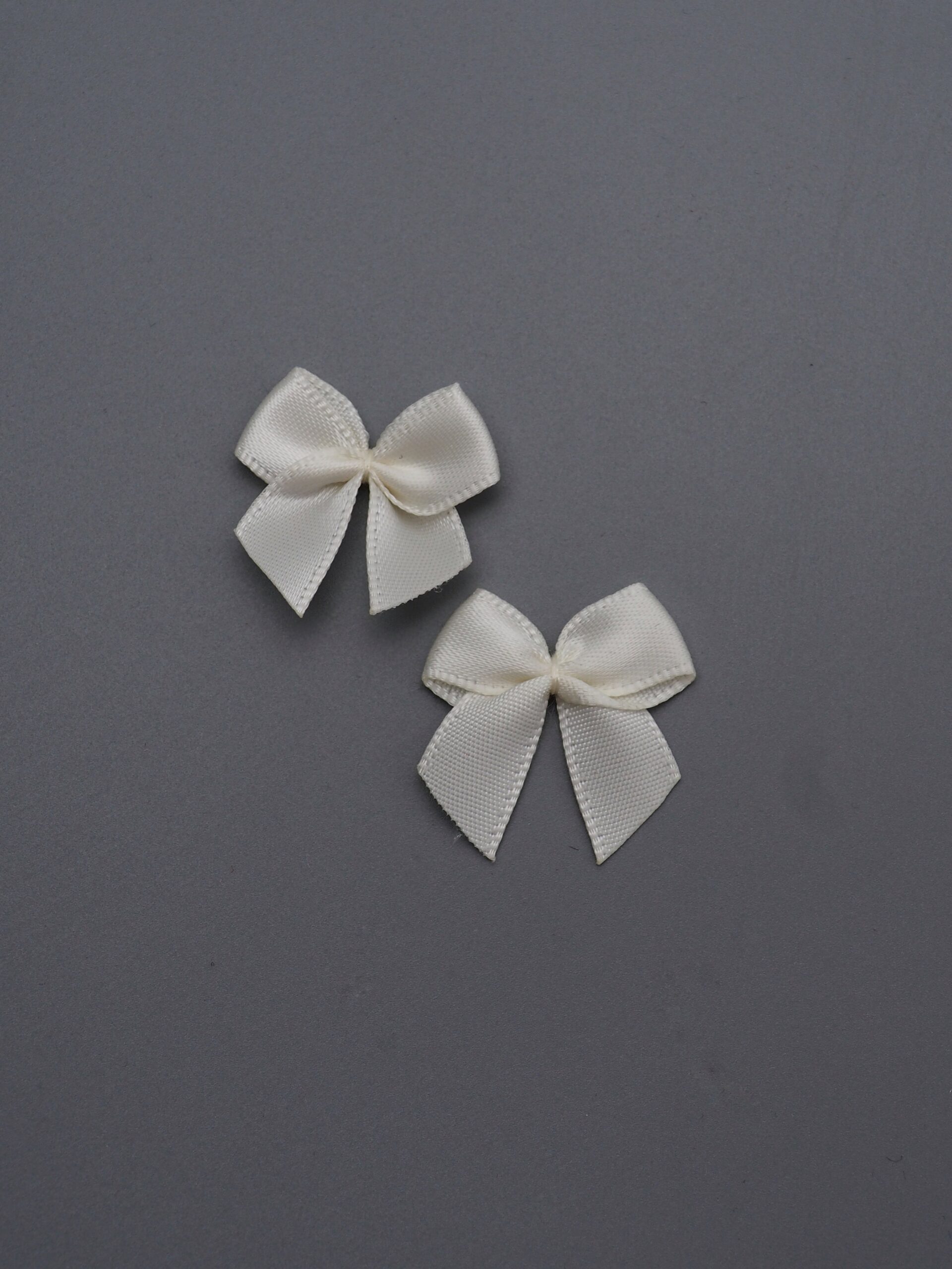 Бантик пришивной декоративный шампань 2,5 см