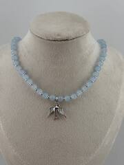 84132- Колье из голубых опалов с подвеской ласточка