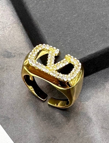 Кольцо печатка Valentino из латуни в позолоте с куб.циркониями