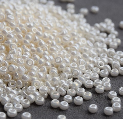 6/0 RR-0592 Бисер круглый Миюки /Miyuki round 6/0 Ceylon Antique Ivory