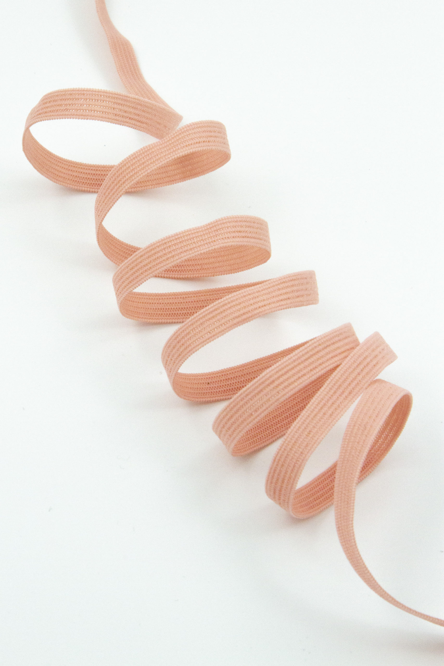 Резинка узкая бельевая 6 мм коралловый миндаль