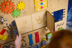 ЧикиБрики Развивающая игрушка Бизиборд 