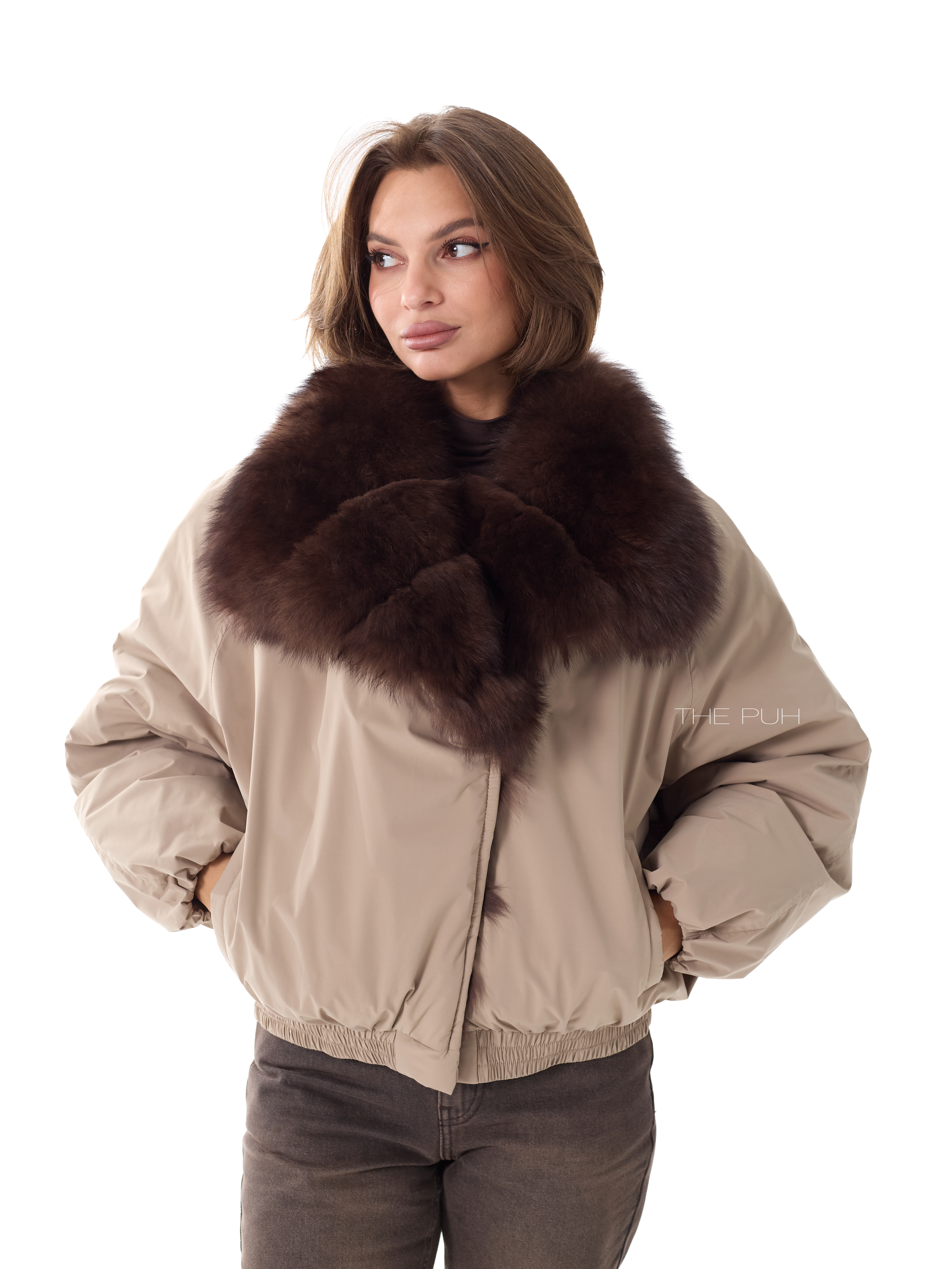 Парка цвета капучино с меховым воротником-стойкой