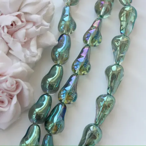 Бусины стеклянные, бирюзово-зелёный с переливами, фриформ 22*13 мм, 1 бусина, МК046