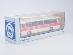 Ikarus 250.59 Intourist Soviet Bus (SOVA) 1:43