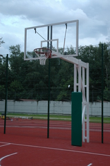 Стойка Г-образная баскетбольная уличная стационарная, вынос 225 см. (щит 1800х1050мм. поликарбонат 10мм, амортизационное кольцо, сетка).