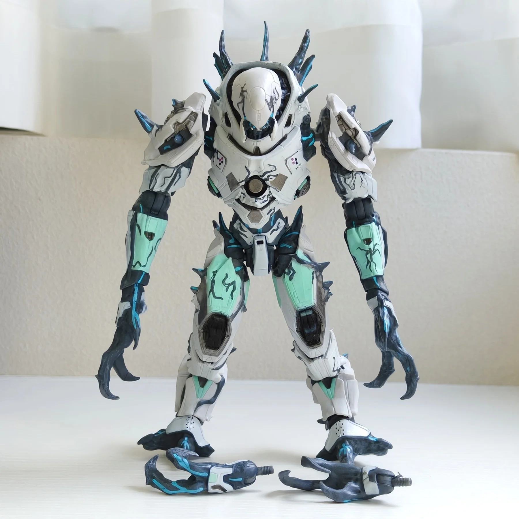 Фигурка Кайдзю Дрон Егерь из фильма Тихоокеанский рубеж 2