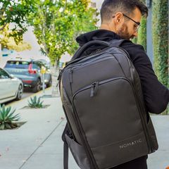 nomatic backpack