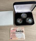K15801 США Набор из 3-х монет Ураган Катрина, 3 х 1/4 доллара, сертификат, футляр, в идеале