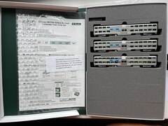 Kato набор из 3 - 2х эт вагонов Metra с DCC