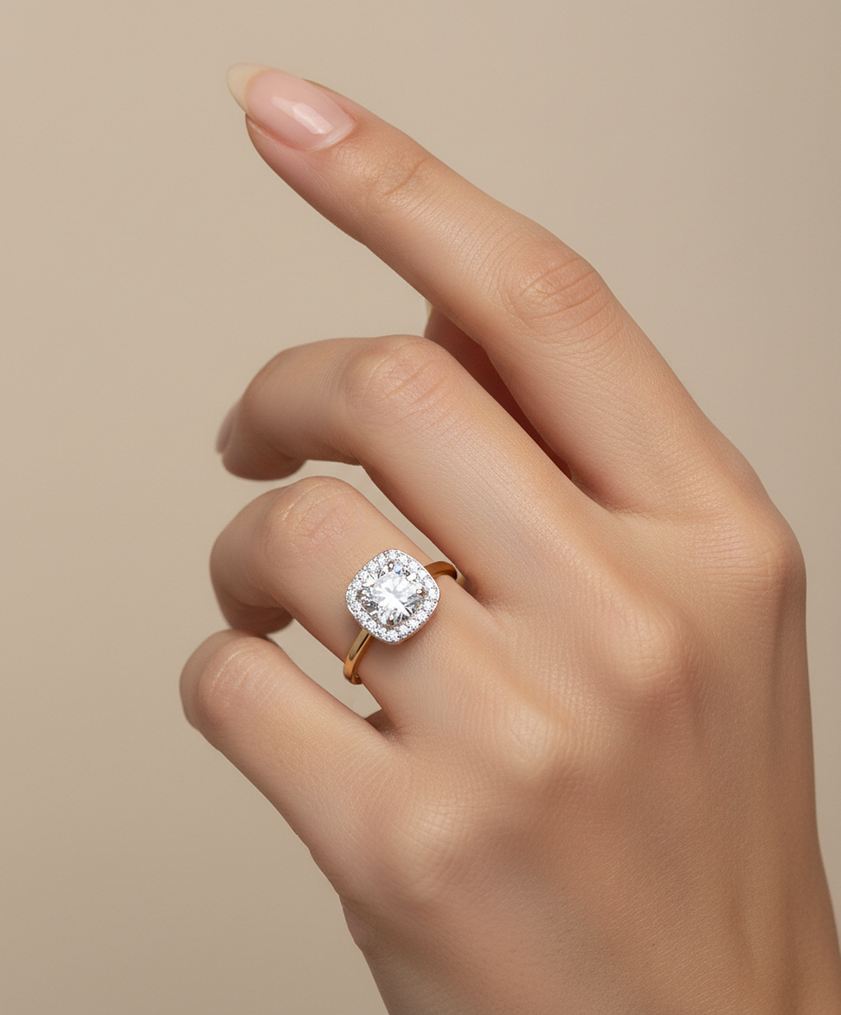 Кольцо из золота с фианитом, 019015