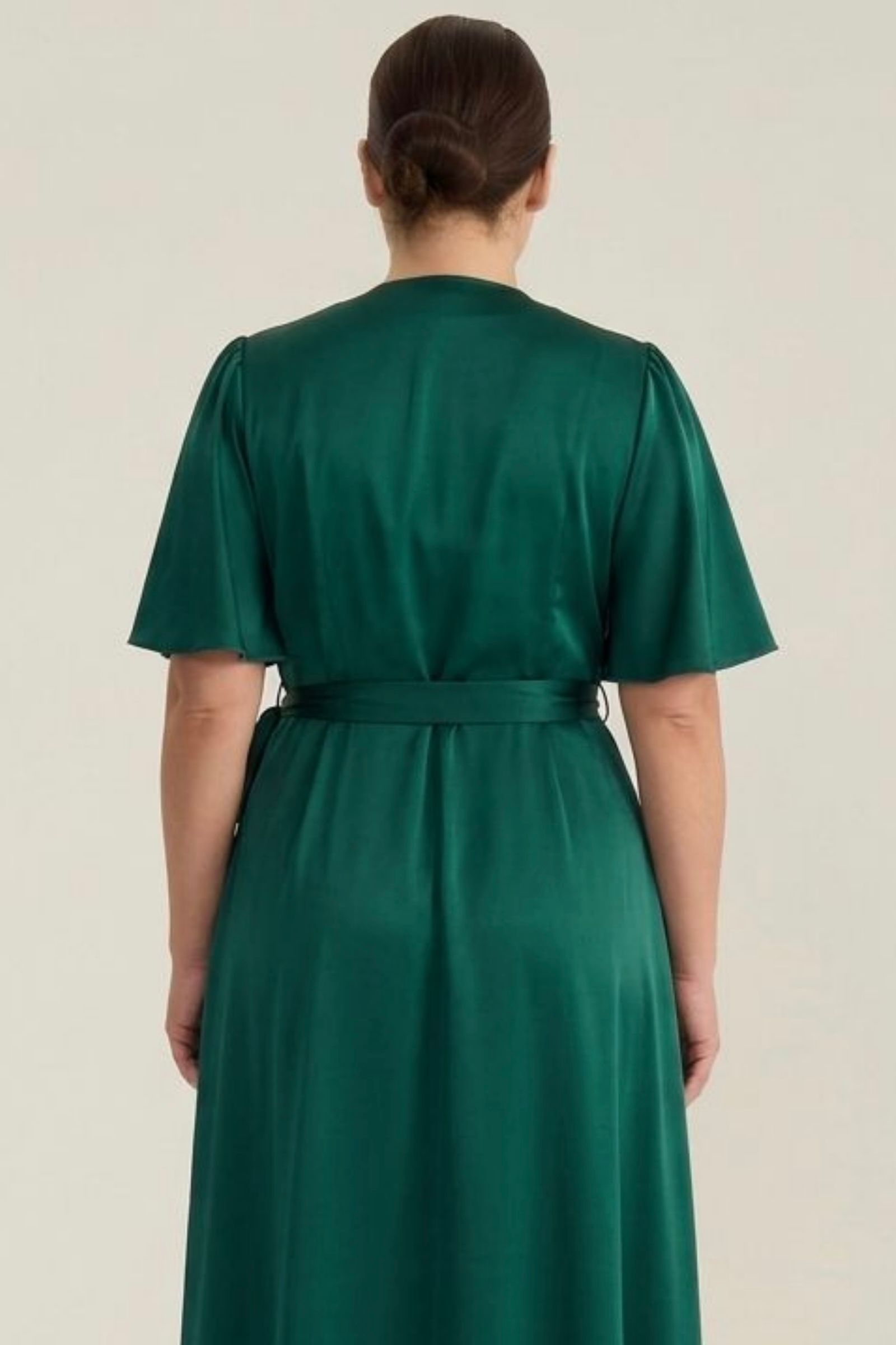 Платье на запах с воланами, изумруд