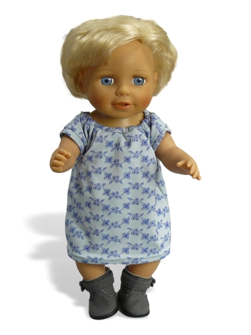 Комплект с плащом и трикотажным платьем - На кукле. Одежда для кукол, пупсов и мягких игрушек.