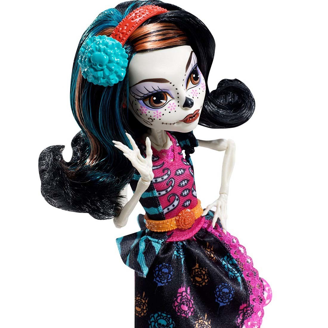 Скелета монстер хай новая. Monster High кукла Скелита. Скелита Калаверас кукла. Monster High Скелита Калаверас кукла. Скелита Калаверас арт.