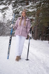 Костюм женский зимний "Fly" пудра-белый