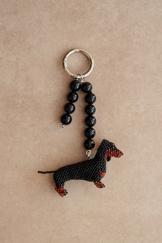 Брелок Такса, бисер и черный агат