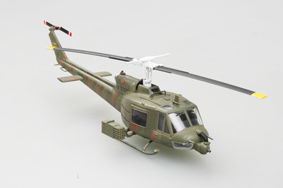 Модель Американский Вертолет UH-1B Huey масштаб 1:72
