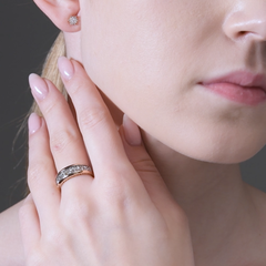 1021118 - Серьги-пусеты из комбинированного золота с бриллиантами