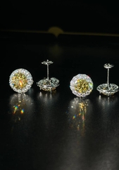 sergi-pusety-iz-serebra-925-proby-s-zheltymi-muassanitami