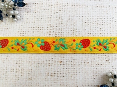 Тесьма жаккард рис. 9437, ш. 1,8 см.