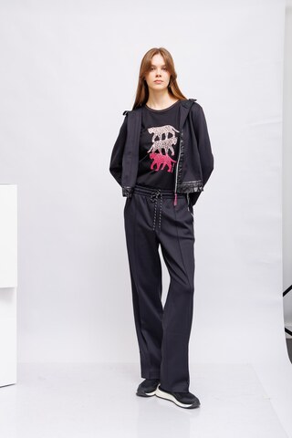 Marc Cain Sports Бомбер в сочетании материалов с контрастной отделкой