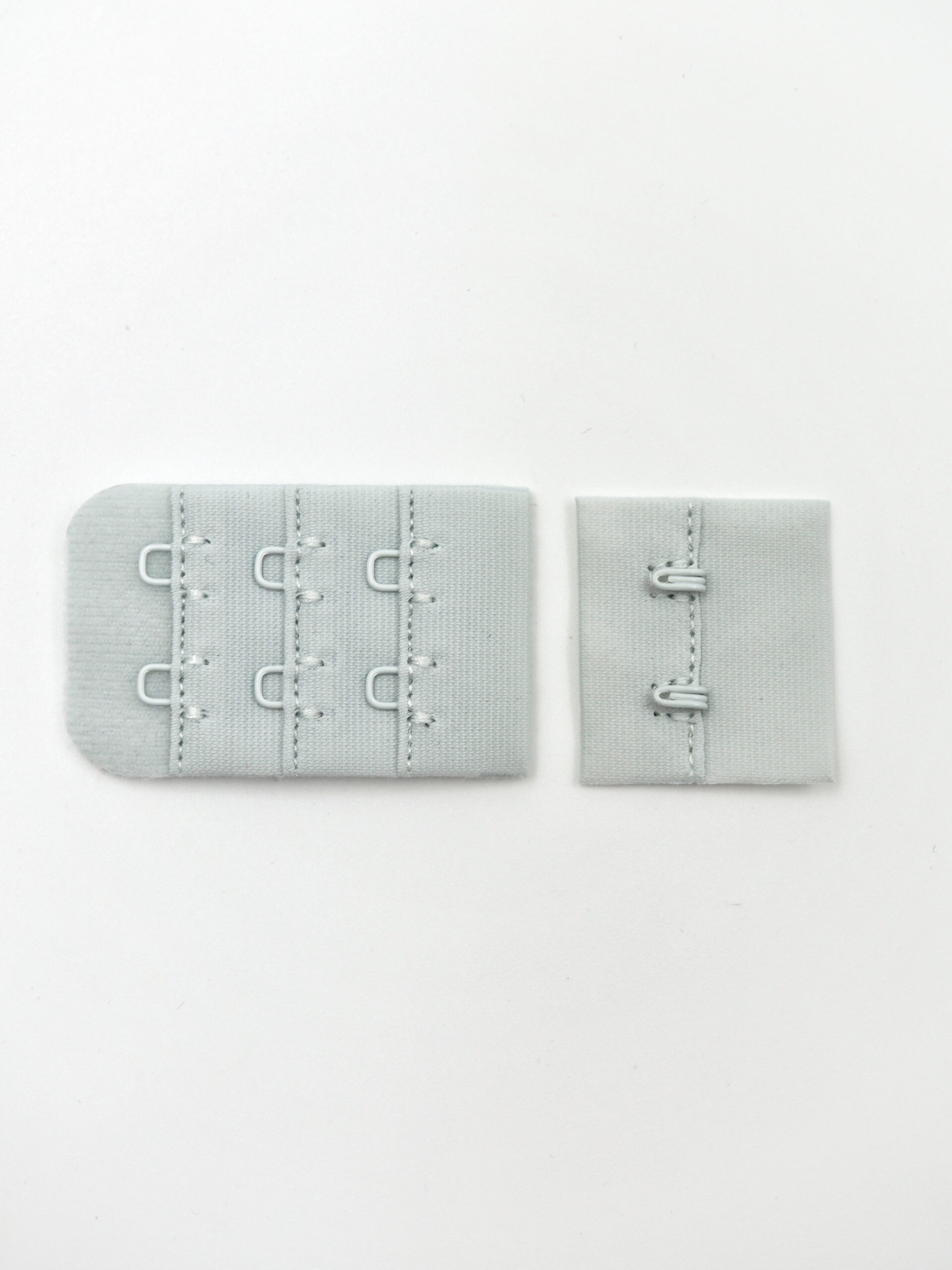 Застежка для бюстгальтера минеральная серая с крючками 2х3