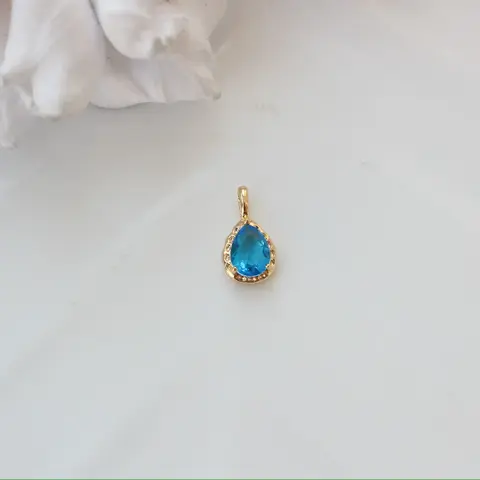 Подвеска Капля с ярко-голубым фианитом, 15*8 мм, позолота, П415