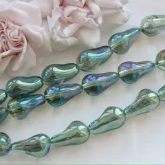 Бусины стеклянные, бирюзово-зелёный с переливами, фриформ 22*13 мм, 1 бусина, МК046