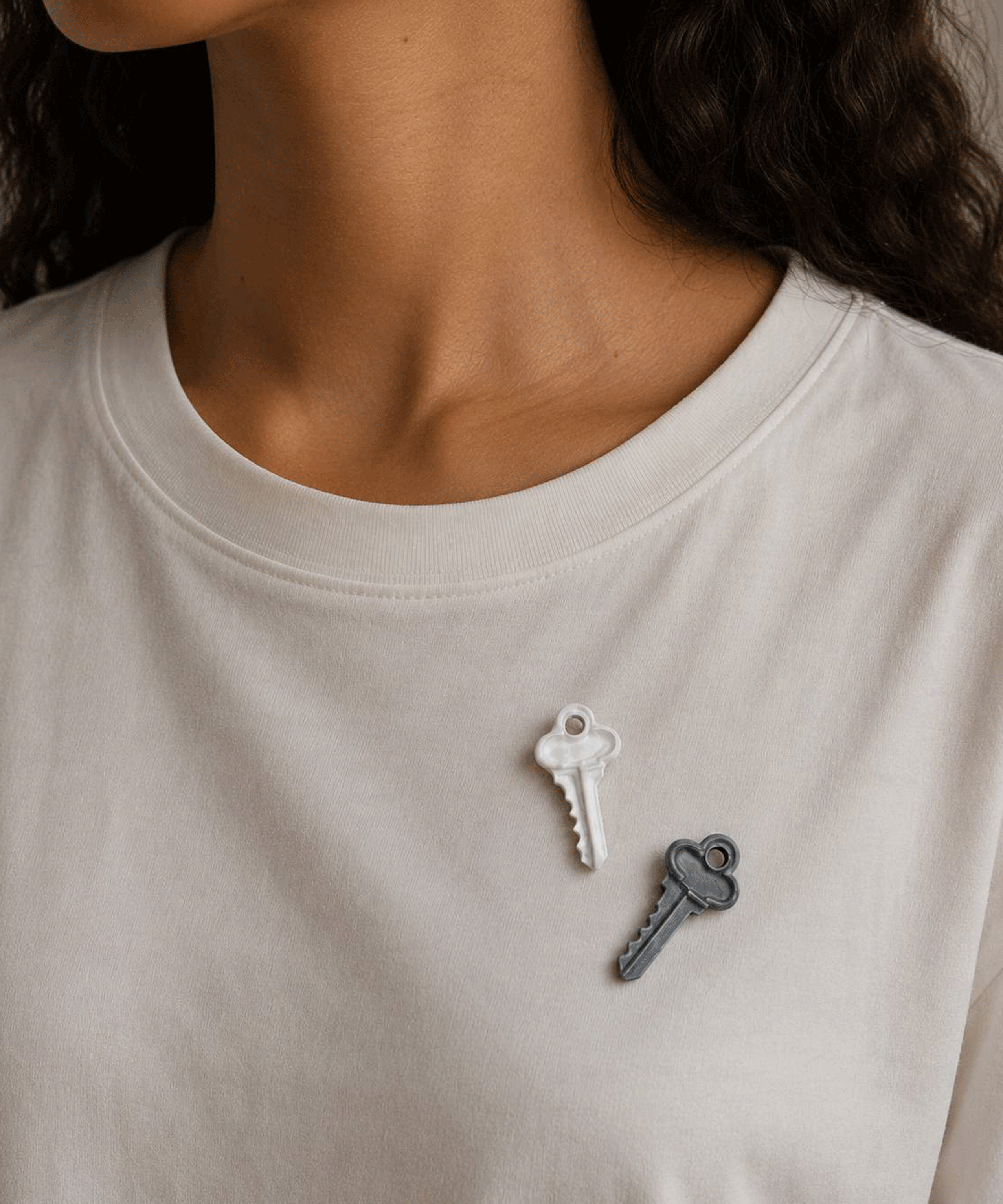 Брошь KEY WHITE