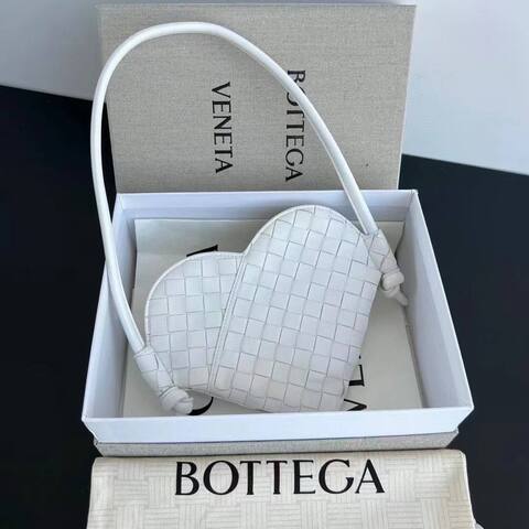 сумка  Bottega белое сердце