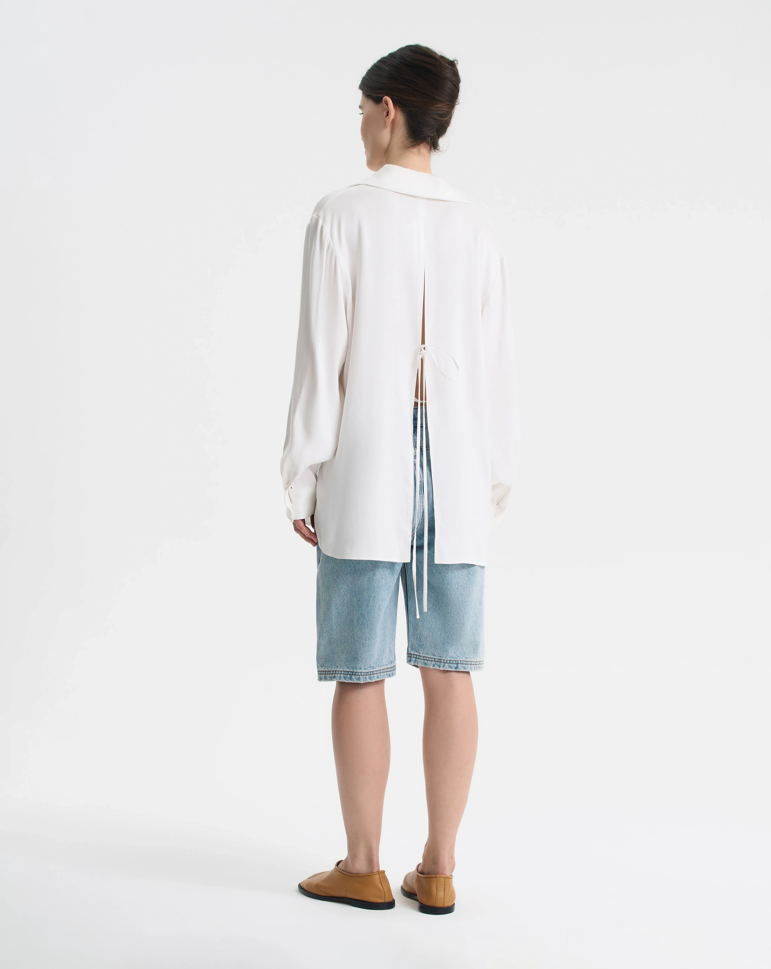 Блуза из купры с разрезом