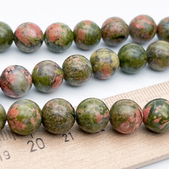 Унакит бусины, диаметр 10,2-10,4 мм, цена за 18-19 шт (1/2 нити)