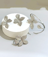 komplekt-ukrashenij-braslet-sergi-kolco-giardini-lepestki-v-stile-pasquale-bruni